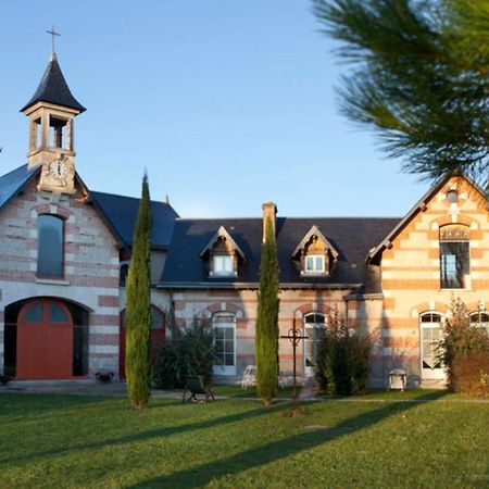 La Bretauche Apartment Checy Exterior photo