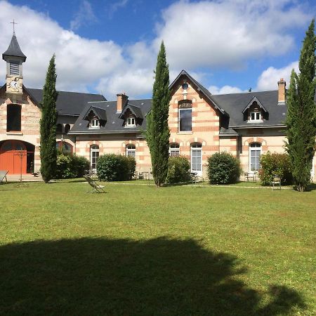 La Bretauche Apartment Checy Exterior photo