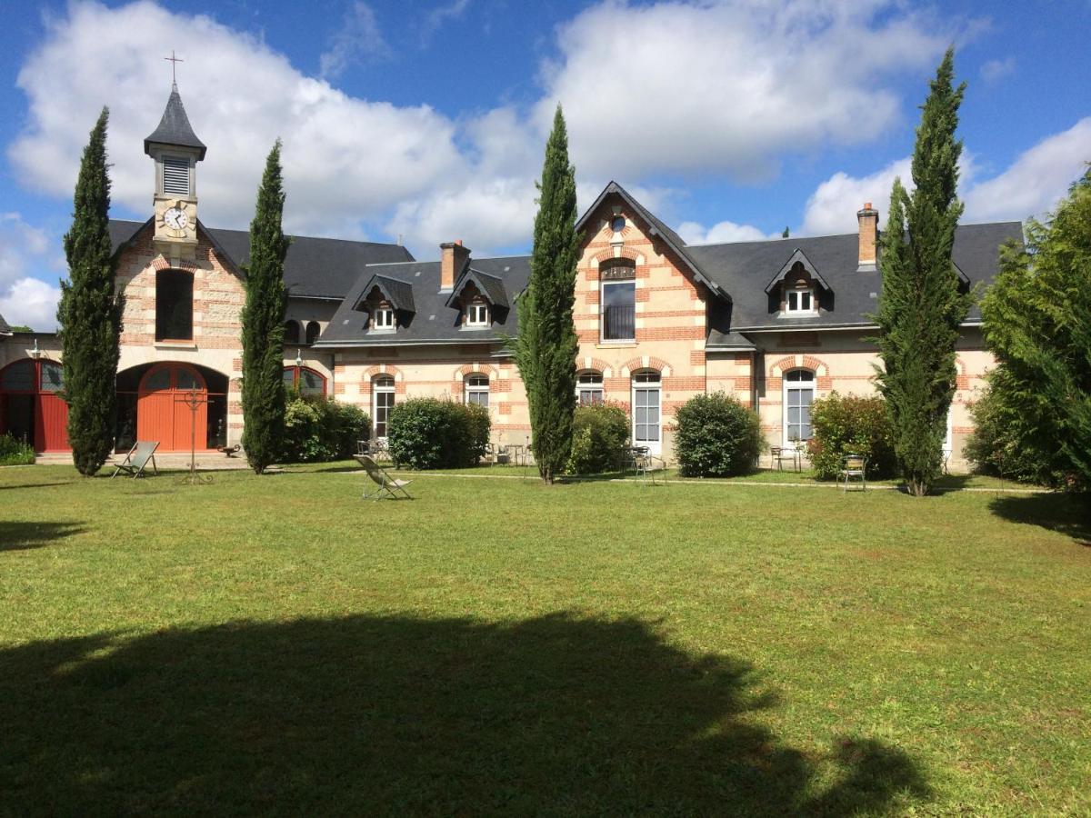 La Bretauche Apartment Checy Exterior photo