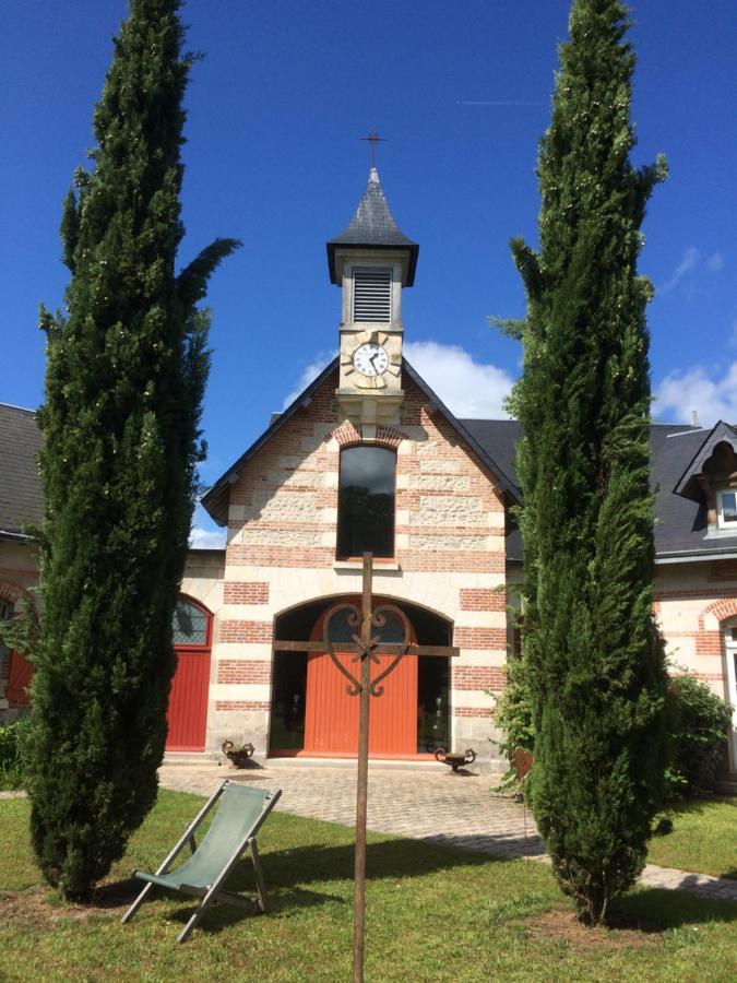 La Bretauche Apartment Checy Exterior photo