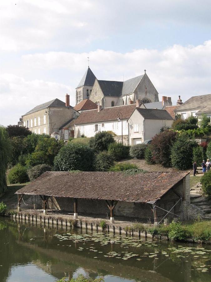La Bretauche Apartment Checy Exterior photo